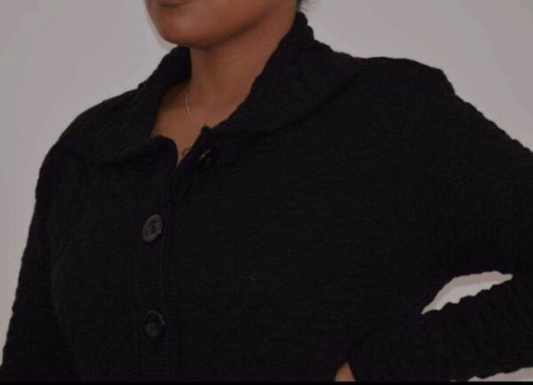 431702096_424052710078039_8215760059031980015_n Suéter de Botones