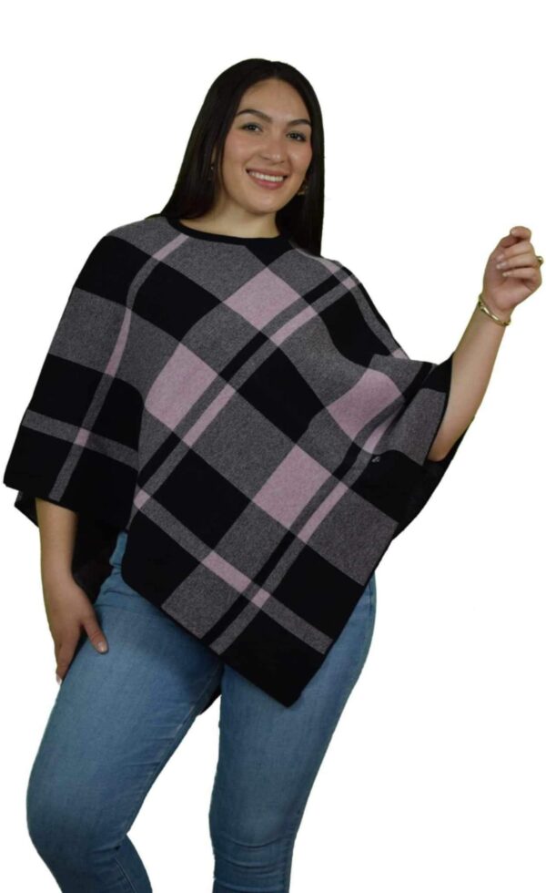 fecc4c0d-e538-465b-9a69-9702b104f8ba Capa de Cuadros para Dama